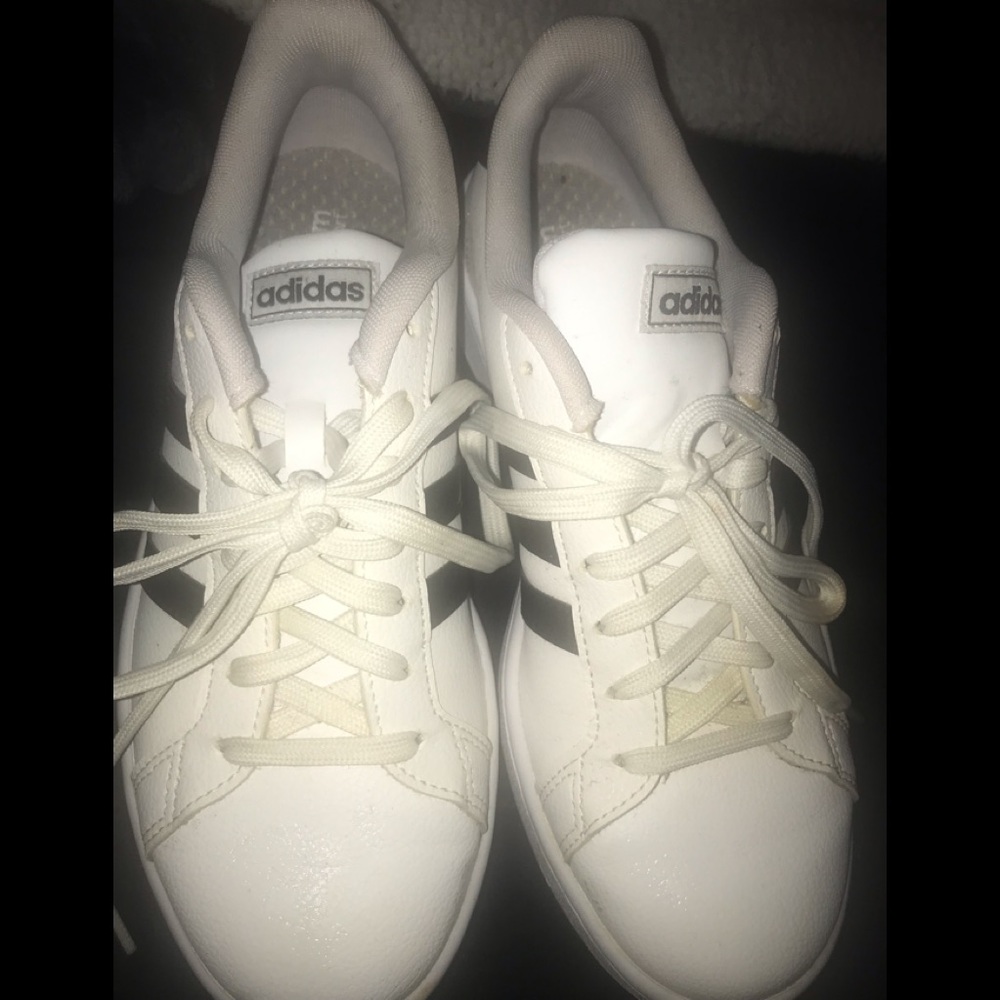 Women addidas size 8 gently worn